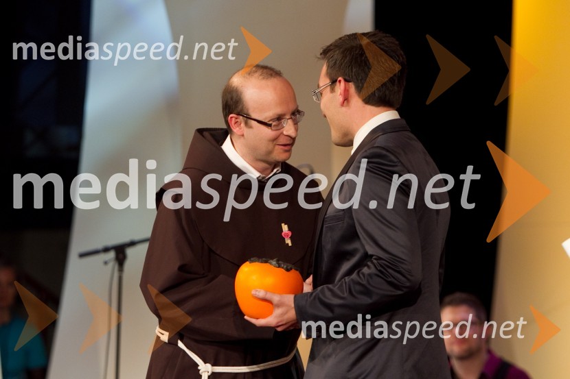 Bogdan Knavs, duhovnik; Andrej Šavko, urednik Radia KoperOsebnosti Primorske 2013 sta Vladimir Krpan in Bogdan Knavs