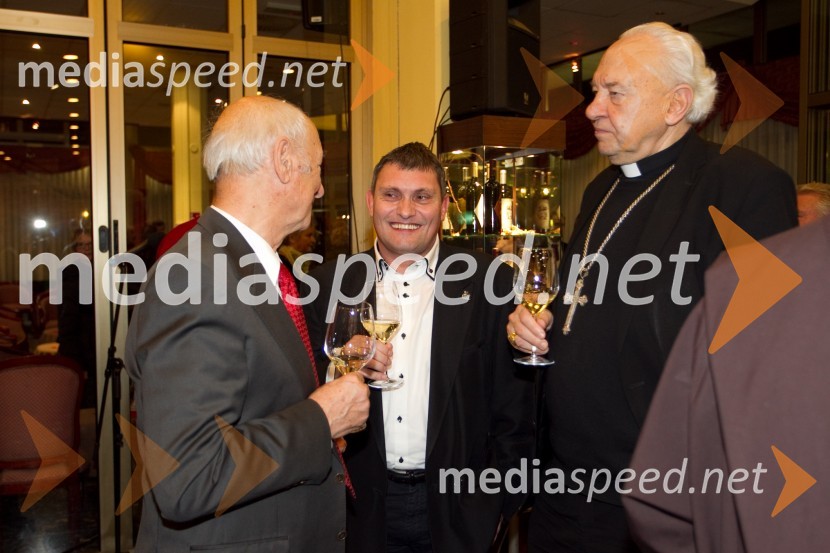 Vladimir Krpan, predsednik območnega združenja zveze borcev Nova Gorica; Zorko Bajc, duhovnik; Jurij Bizjak, koprski škofOsebnosti Primorske 2013 sta Vladimir Krpan in Bogdan Knavs