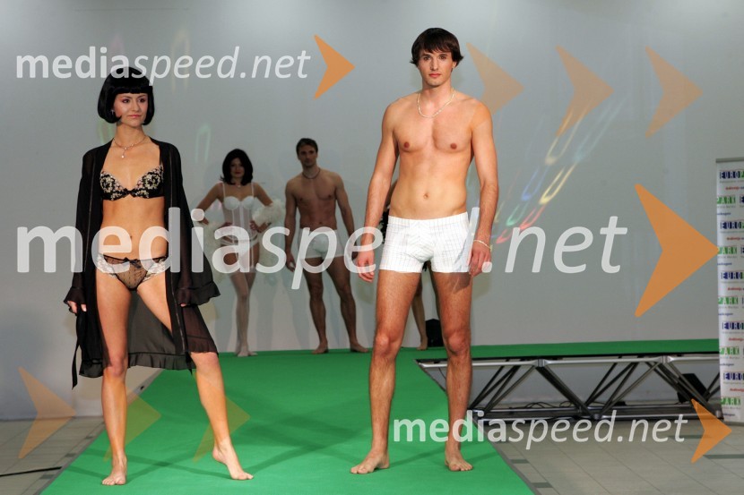 Manekenka in Dragan Sadžak, maneken in TV voditeljModna revija v Europarku