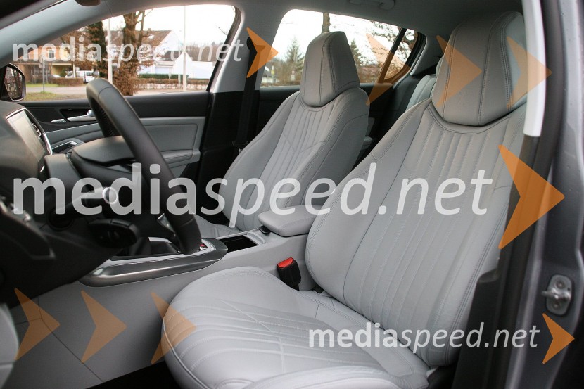 Usnjeno oblazinjenje v opremi AllurePeugeot 308 Allure 1.6 THP 125, mediaspeed test