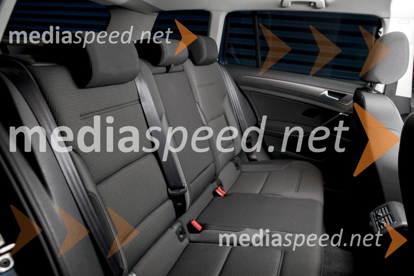 prostorna in udobna zadnja klopVolkswagen Golf Variant 1.4 TSI Comfortline, mediaspeed test