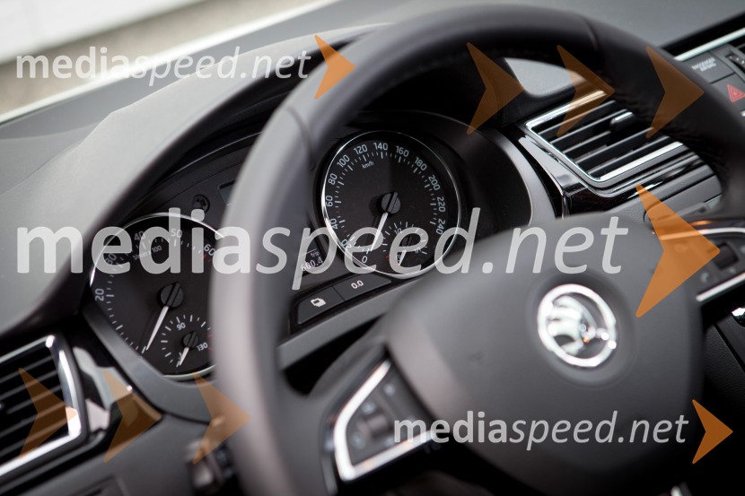 Škoda Rapid Spaceback 1.2 TSI (77 kW) Elegance, notranjostŠkoda Rapid Spaceback 1.2 TSI (77 kW) Elegance, mediaspeed test