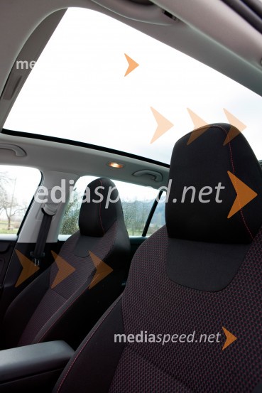 Škoda Rapid Spaceback 1.2 TSI (77 kW) Elegance, strešno panoramsko okno vas bo stalo 651 evrovŠkoda Rapid Spaceback 1.2 TSI (77 kW) Elegance, mediaspeed test