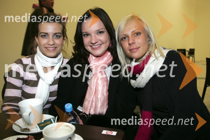 Alenka Gotar, pevka - zmagovalka izbora EMA 2007Modna revija v Europarku