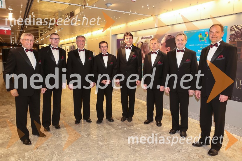 Člani okteta ZvenVeliki dobrodelni Lions ples 2014