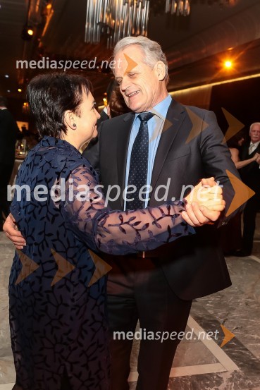  Vida  Petrovčič, članica Lions klub Ljubljana;  Janez ŽontarVeliki dobrodelni Lions ples 2014