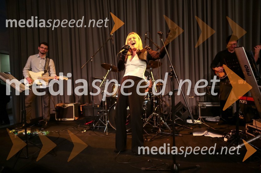  Nuša Derenda, pevkaVeliki dobrodelni Lions ples 2014