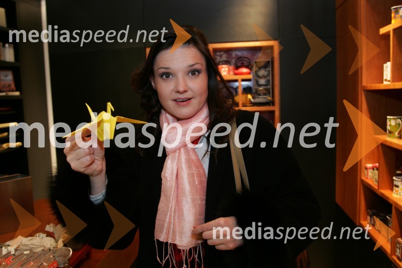 Alenka Gotar, pevka - zmagovalka izbora EMA 2007Alenka Gotar, pevka v Europarku