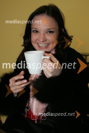 Alenka Gotar, pevka - zmagovalka izbora EMA 2007Alenka Gotar, pevka v Europarku