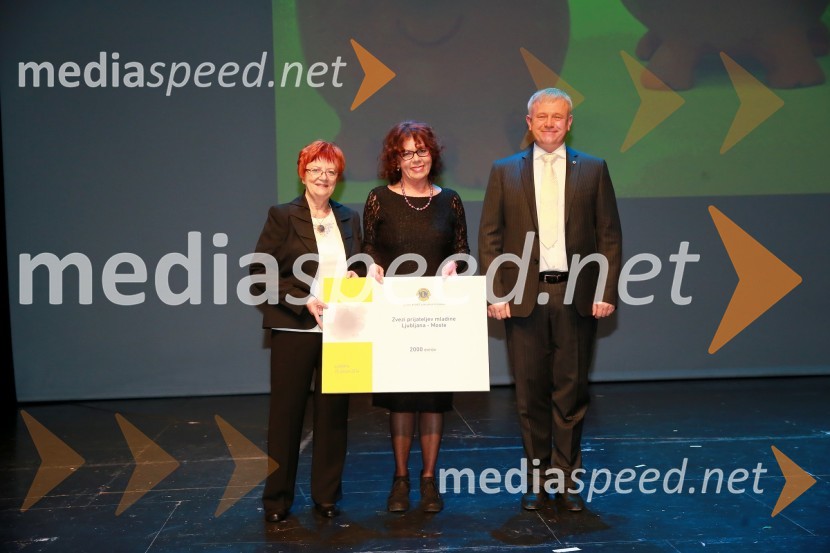  Erika Račič, ZPM Moste Polje;  Anita Ogulin, Zveza prijateljev mladine;  Tomaž Butina, predsednik Lions kluba LjubljanaVeliki dobrodelni Lions ples 2014