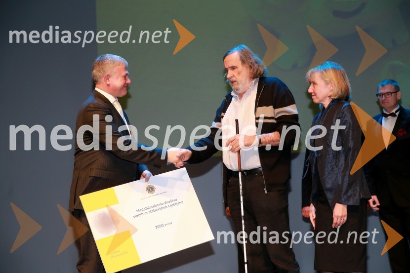  Tomaž Butina, predsednik Lions kluba Ljubljana;  Luj Šprohar, Medobčinska zveza slepih in slabovidnih Ljubljana;  Zdenka Tomažič, Medobčinsko društvo slepih in slabovidnih LjubljanaVeliki dobrodelni Lions ples 2014