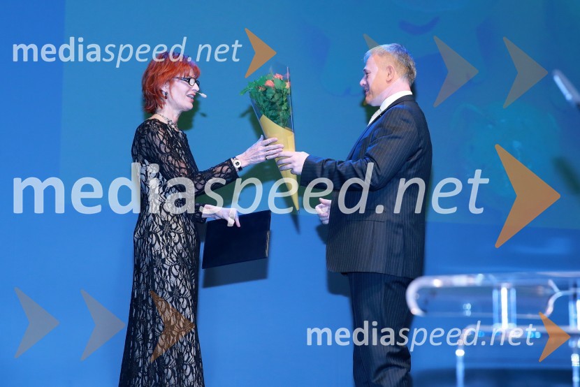  Darinka Pavlič Kamien, Telekom Slovenije;  Tomaž Butina, predsednik Lions kluba LjubljanaVeliki dobrodelni Lions ples 2014