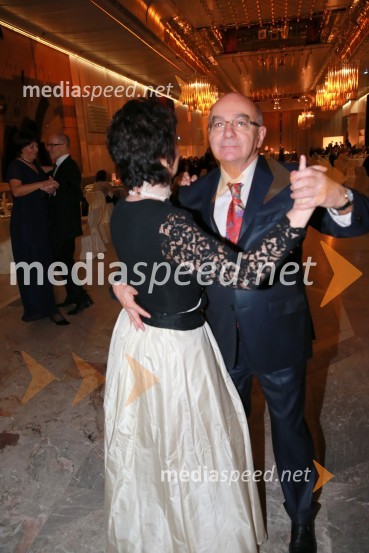  Polona Vetrih, igralka;  Mitja Rotovnik, direktor Cankarjevega domaVeliki dobrodelni Lions ples 2014