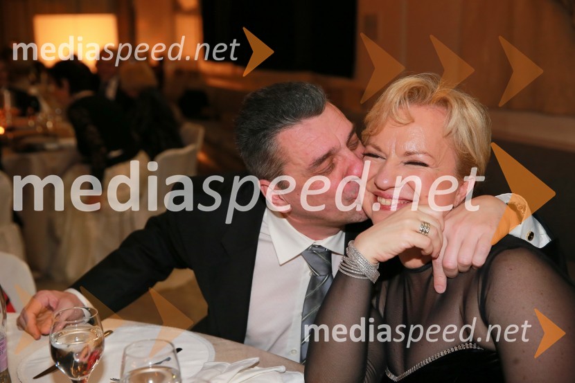  Aleš Radelj;  Sabrina Pečelin, vodja odnosov z javnostmi pri Porsche Slovenija d.o.o.Veliki dobrodelni Lions ples 2014