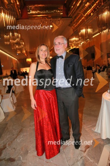  Mojca  Zlobko Vajgl, harfistka;  Ivo Vajgl, nekdanji minister za zunanje zadeve Veliki dobrodelni Lions ples 2014