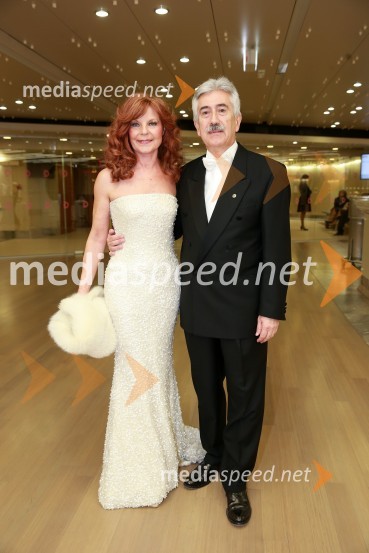  Darja Kuhar Kotnik, soustanoviteljica in podpredsednica Društva za zdravje naroda;  Rajko Kotnik, državni pravobranilec, predsednik Lions kluba Ljubljana RožnikVeliki dobrodelni Lions ples 2014