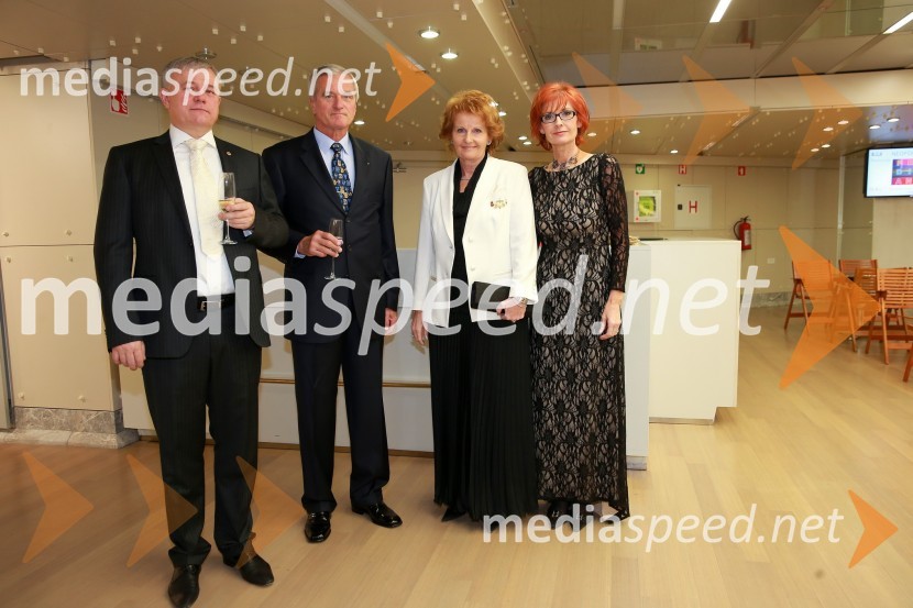  Tomaž Butina, predsednik Lions kluba Ljubljana;  Peter Marter;  Alenka   Marter, guvernerka Lions Distrikta 129;  Darinka Pavlič Kamien, Telekom SlovenijeVeliki dobrodelni Lions ples 2014