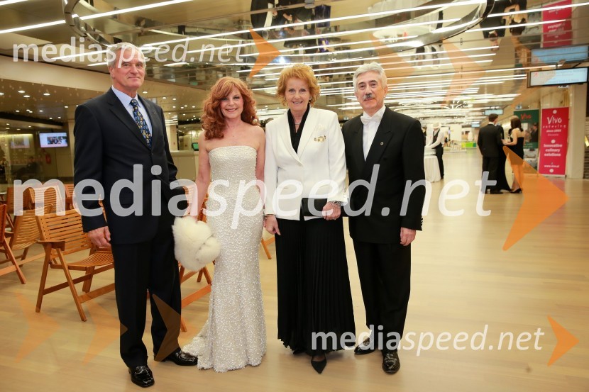  Peter Marter;  Darja Kuhar Kotnik, soustanoviteljica in podpredsednica Društva za zdravje naroda;  Alenka   Marter, guvernerka Lions Distrikta 129;  Rajko Kotnik, državni pravobranilec, predsednik Lions kluba Ljubljana RožnikVeliki dobrodelni Lions ples 2014