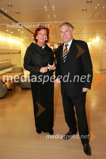  Jerneja  Kamnikar, ustanoviteljica in direktorica Vivo Catering;  ... Veliki dobrodelni Lions ples 2014