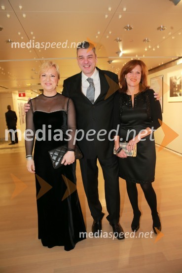  Sabrina Pečelin, vodja odnosov z javnostmi pri Porsche Slovenija d.o.o.;  Aleš Radelj;  ... Veliki dobrodelni Lions ples 2014