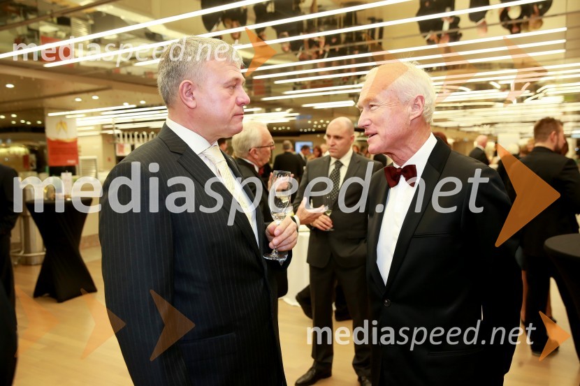  Tomaž Butina, predsednik Lions kluba Ljubljana;  Janez  Pergar, prokurist NP ConsultingVeliki dobrodelni Lions ples 2014