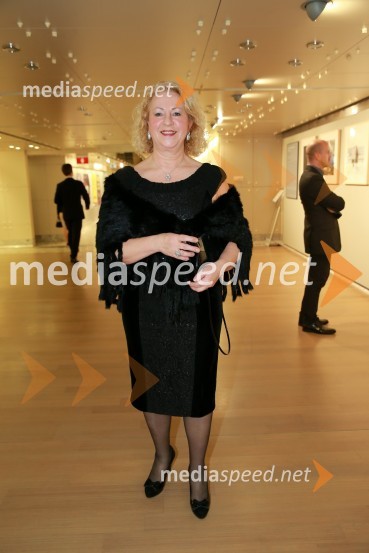  Alenka  Bervar Rožaj , članica Lions kluba RožnikVeliki dobrodelni Lions ples 2014