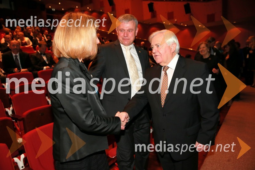  Mirjam Rogl Butina, Dermatologija Bertenjev ;  Tomaž Butina, predsednik Lions kluba Ljubljana;  Milan Kučan, nekdanji predsednik Republike SlovenijeVeliki dobrodelni Lions ples 2014