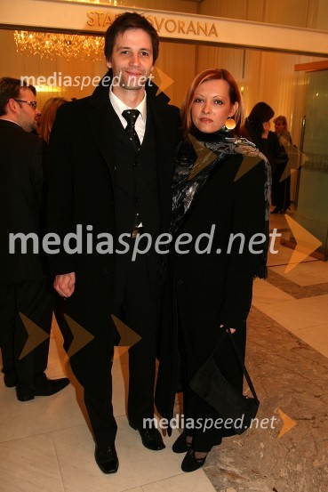 Stipe Jerič, urednik TV RTS s spremljevalko Polono MeznaričPremiera opere Faust v SNG Maribor