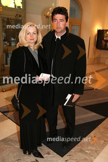 Rok Peče, podžupan mestne občine Maribor (SNS) z ženo MilicoPremiera opere Faust v SNG Maribor