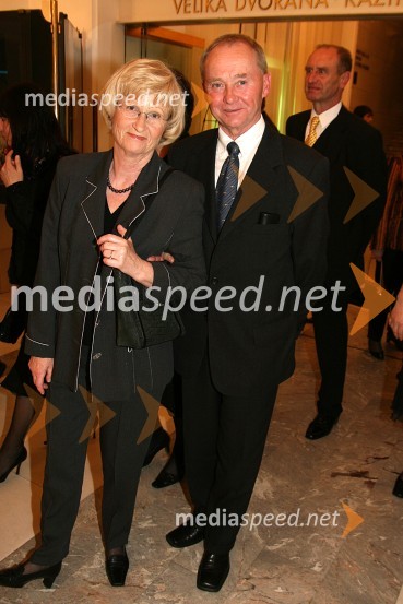 Dr. Alojz Križman, državni svetnik z ženo Renato   
 
Premiera opere Faust v SNG Maribor