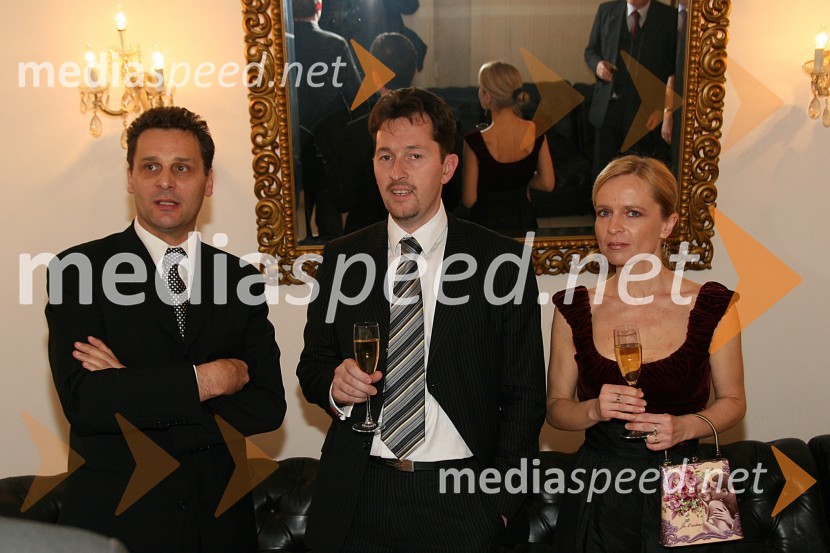 Danilo Rošker, direktor SNG Maribor in Gregor Virant, minister za javno upravo, s soprogo Bojano
 
Premiera opere Faust v SNG Maribor