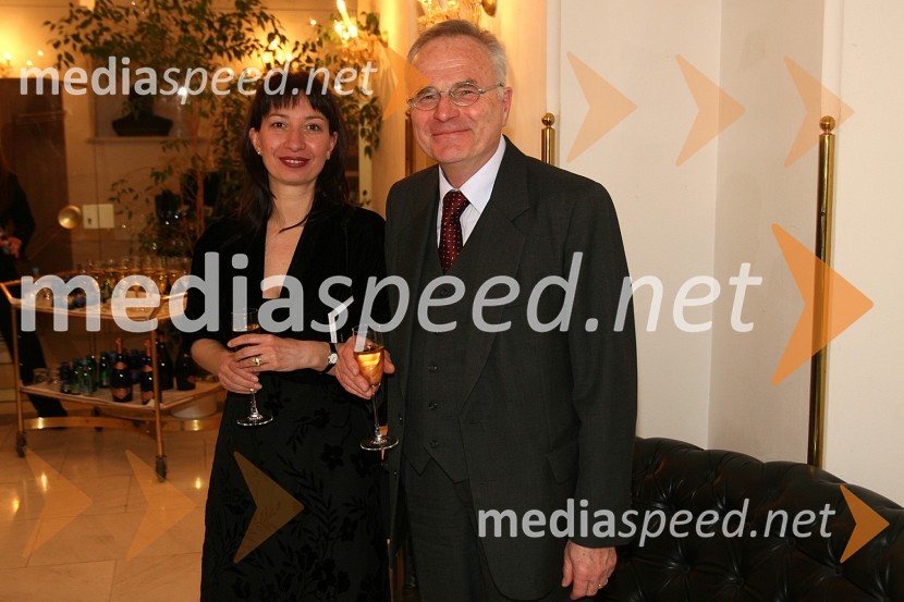 Kristijan Ukmar, ravnatelj SNG Opera in Balet Ljubljana z ženo Branko Ukmar Strmole 
 
Premiera opere Faust v SNG Maribor