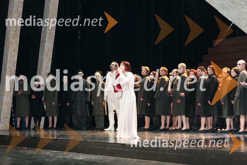 Michele Bianchini, operni pevec v vlogi Mefista, Sabina Cvilak, operna pevka v vlogi Margarete in Operni zbor SNG MariborPremiera opere Faust v SNG Maribor