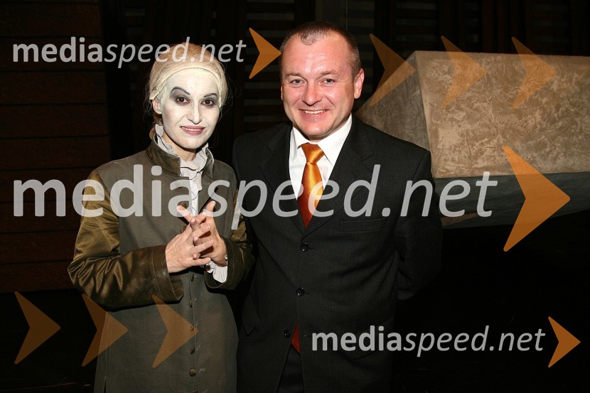 Irena Petkova, operna pevka v vlogi Siebel in mariborski župan Franc KanglerPremiera opere Faust v SNG Maribor