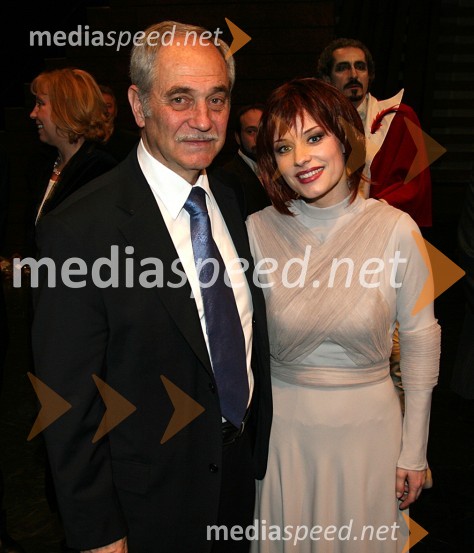 Rudi Moge, poslanec v DZ in Sabina Cvilak, operna pevka v vlogi MargaretePremiera opere Faust v SNG Maribor