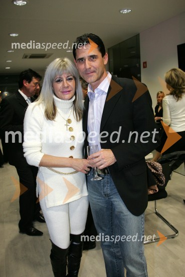 Stojan Auer, Net TV z ženo KarmenPredstavitev kolekcije očal Optike Auer na Porsche Ptujska cesta Maribor