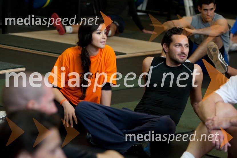 Sanja Grohar, pevka, voditeljica in Miss Slovenije 2005 in Jernej Tozon, član skupine Čuki&nbsp;Danes praznuje: Sanja Grohar