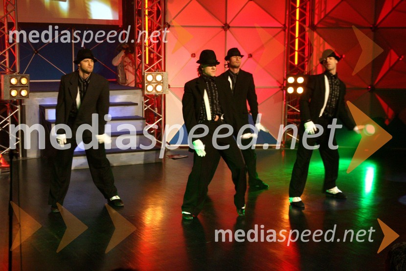 Plesalci plesne šole KazinaIzbor naj voditelja TV Novo mesto