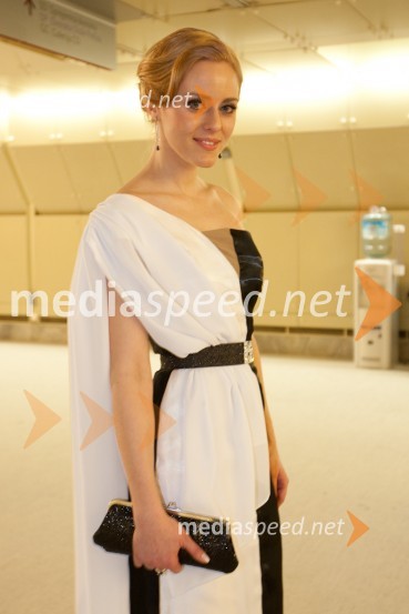 Živa Vadnov, Miss Slovenije 2004 in manekenkaAli si noseča Živa Vadnov še vedno želi tri?