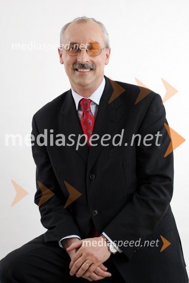 Srečko Pirtovšek, odgovorni urednik revij Založbe KapitalSrečko Pirtovšek, odgovorni urednik revij Založbe Kapital