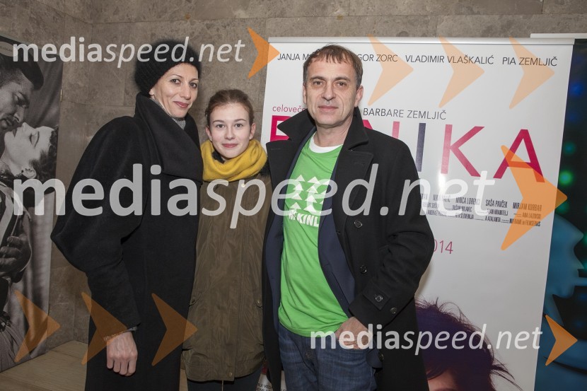  Sanja Nešković Peršin, balerina;  Mila Peršin, igralka;  Blaž Peršin, direktor Muzeja in galerije mesta LjubljanePanika, premiera slovenskega filma, kino Komuna
