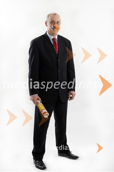 Srečko Pirtovšek, odgovorni urednik revij Založbe KapitalSrečko Pirtovšek, odgovorni urednik revij Založbe Kapital