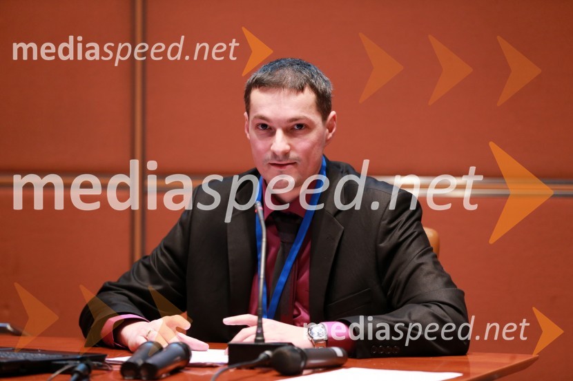  Bojan Ivanc, CFA, Gospodarska zbornica in član Odbora ZSFSCFA Institute Research Challenge Slovenija