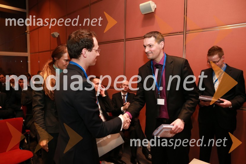  ... ;  Bojan Ivanc, CFA, Gospodarska zbornica in član Odbora ZSFSCFA Institute Research Challenge Slovenija