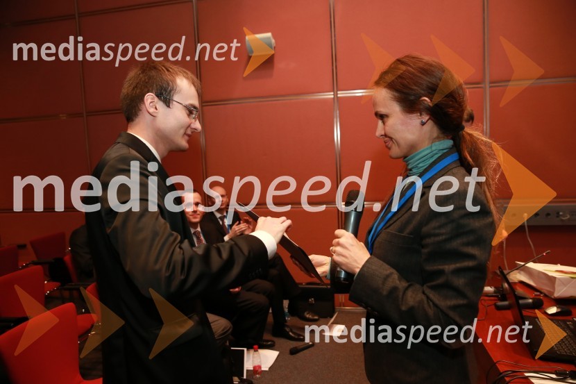  ... ; dr. Mejra Festić, viceguvernerka, Banka SlovenijeCFA Institute Research Challenge Slovenija