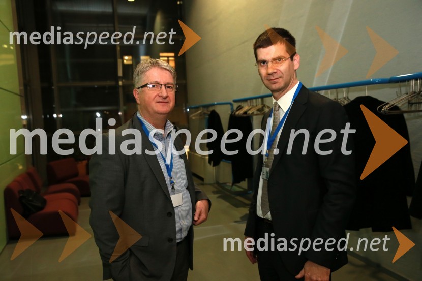  Branko  Greganovič,  HAAB International;  Sašo  Cunder,  CFA, izvršni direktor za finance dvizija Droga Kolinska in član Odbora ZSFSCFA Institute Research Challenge Slovenija