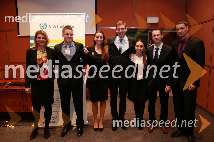  Nina Kelemen,  CFA, članica Odbora ZSFS, člani zmagovalne ekipe Ekonomske fakultete, Ljubljana;  Luka Vidovič,  član zmagovalne ekipe, Ekonomska fakulteta Ljubljana ;  Taja Mohorčič, članica zmagovalne ekipe, Ekonomska fakulteta Ljubljana;  Nace Novak, član zmagovalne ekipe, Ekonomska fakulteta Ljubljana;  Eleni Korovesh,  članica zmagovalne ekipe, Ekonomska fakulteta Ljubljana;  ... ;  Bojan Ivanc, CFA, Gospodarska zbornica in član Odbora ZSFSCFA Institute Research Challenge Slovenija