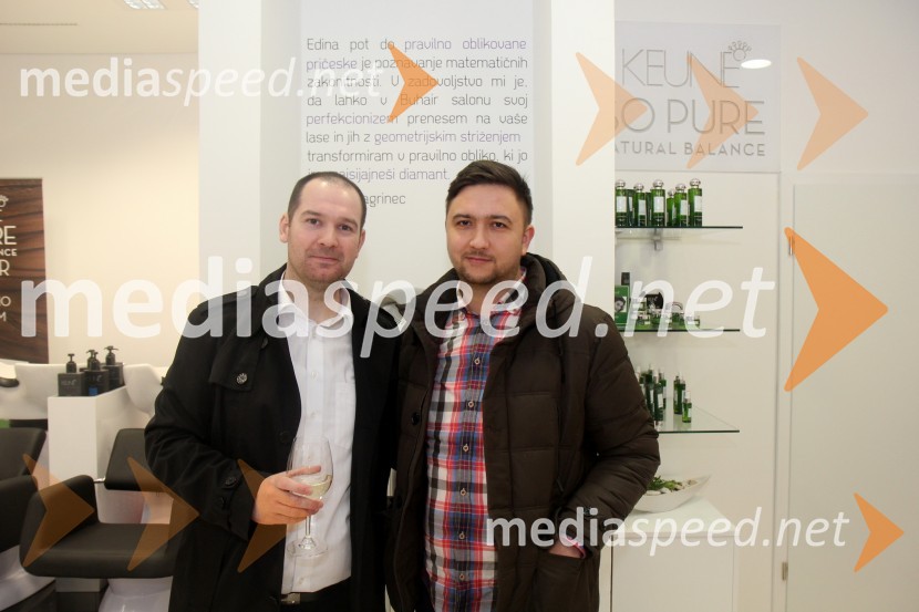  Boštjan Jagrinec, frizerski salon Buhair;  Goran Radinovič, direktor, agencija AritmijaOtvoritev frizerskega salona Buhair z igralci NK Maribor in predstavniki Keune