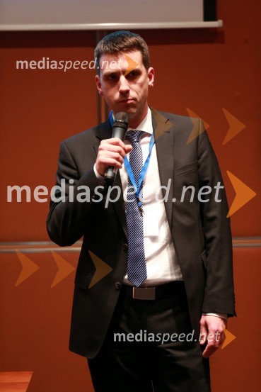   Uroš Ivanc, CFA, izvršni direktor za finance na Zavarovalnici Triglav d.d. in predsednik ZSFSCFA Institute Research Challenge Slovenija