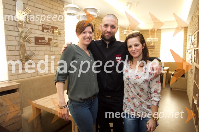  Daša Rankel, Pro Plus;  Žiga Gombač, odnosi z javnostmi Radio Center;  Mateja Dežman, novinarkaPOP meni z mojstri zabave in okusov